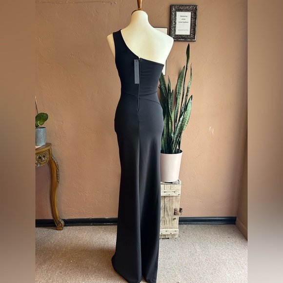 Black One Shoulder Ruched Maxi Special Occasion Dress NWT Size Small - Picture 7 of 9